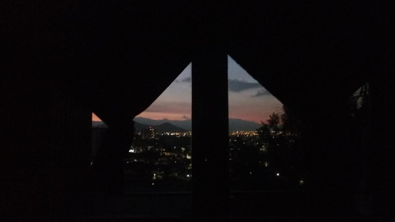 Nuevovalpo Hillside Homestay Сантьяго Экстерьер фото